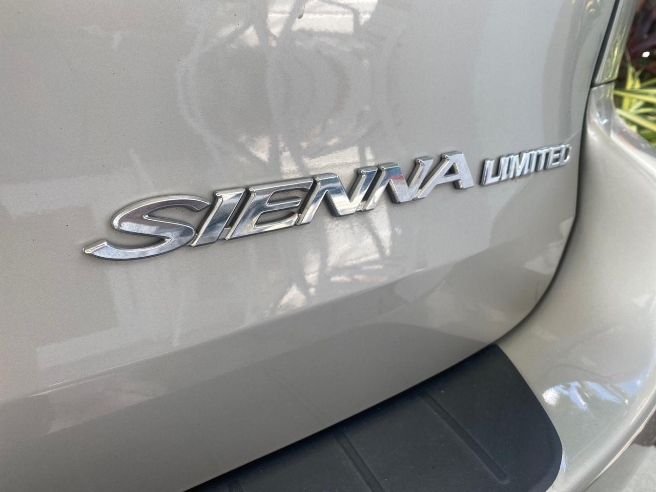 2007 Toyota Sienna XLE LTD 1 OWNER Pompano Beach FL