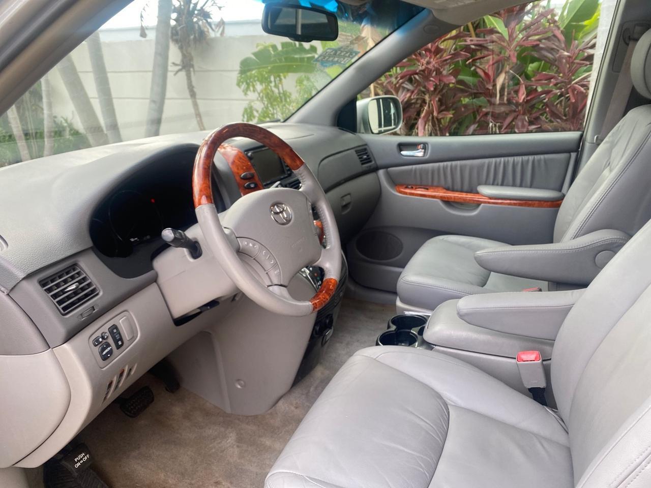 2007 Toyota Sienna XLE LTD 1 OWNER Pompano Beach FL