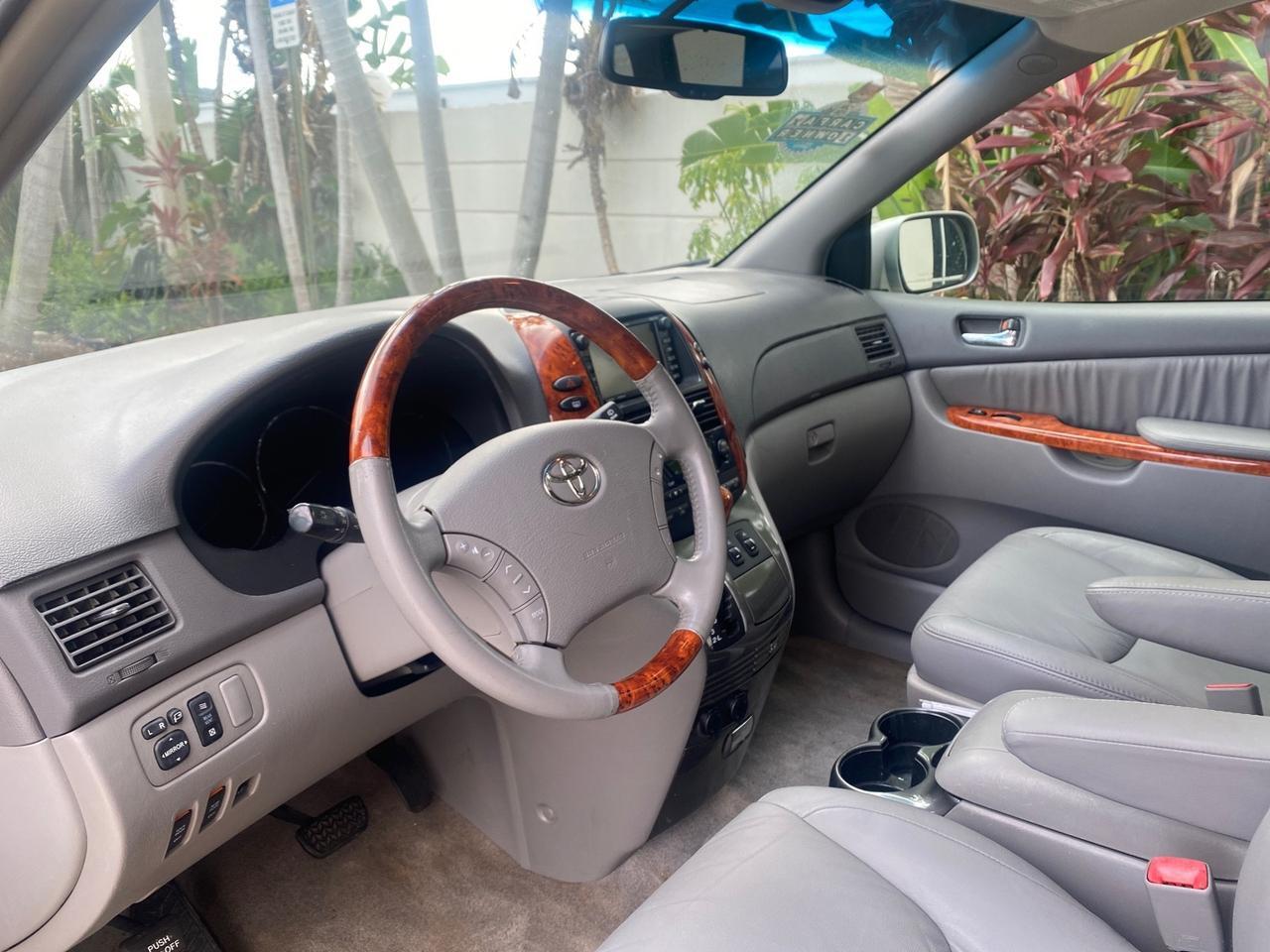 2007 Toyota Sienna XLE LTD 1 OWNER Pompano Beach FL