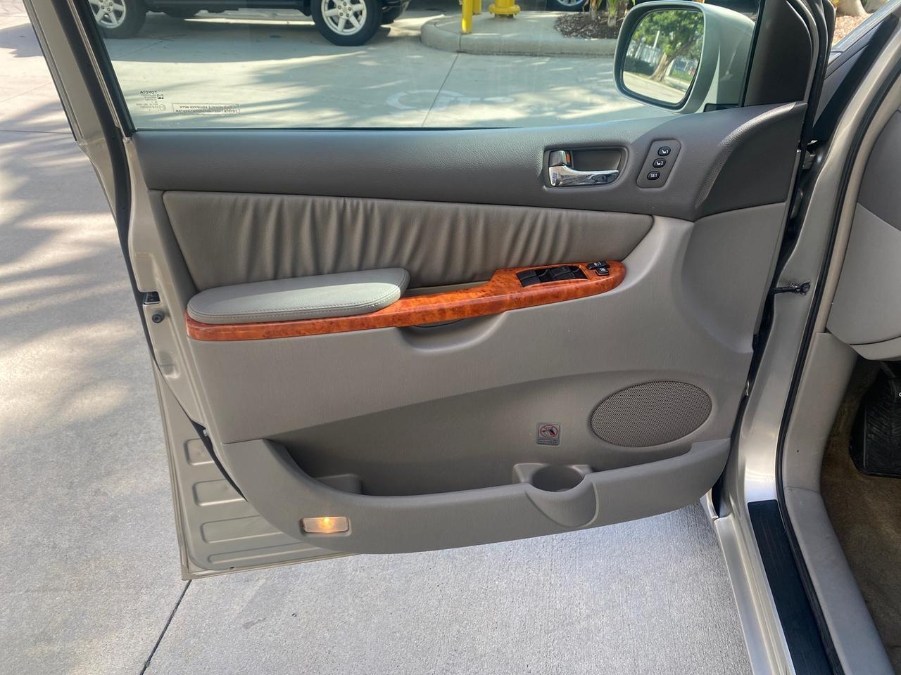 2007 Toyota Sienna XLE LTD 1 OWNER Pompano Beach FL