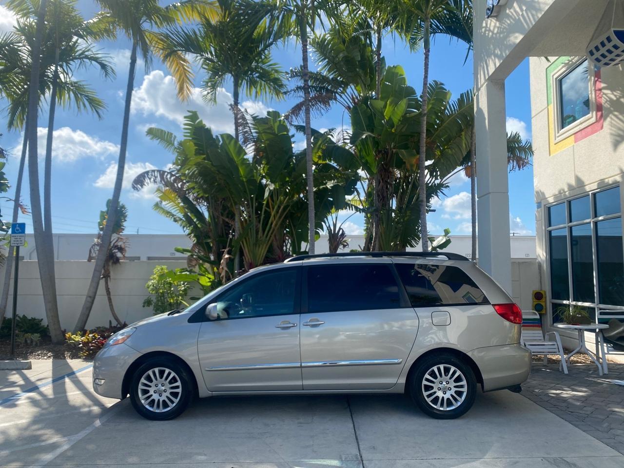 2007 Toyota Sienna XLE LTD 1 OWNER Pompano Beach FL