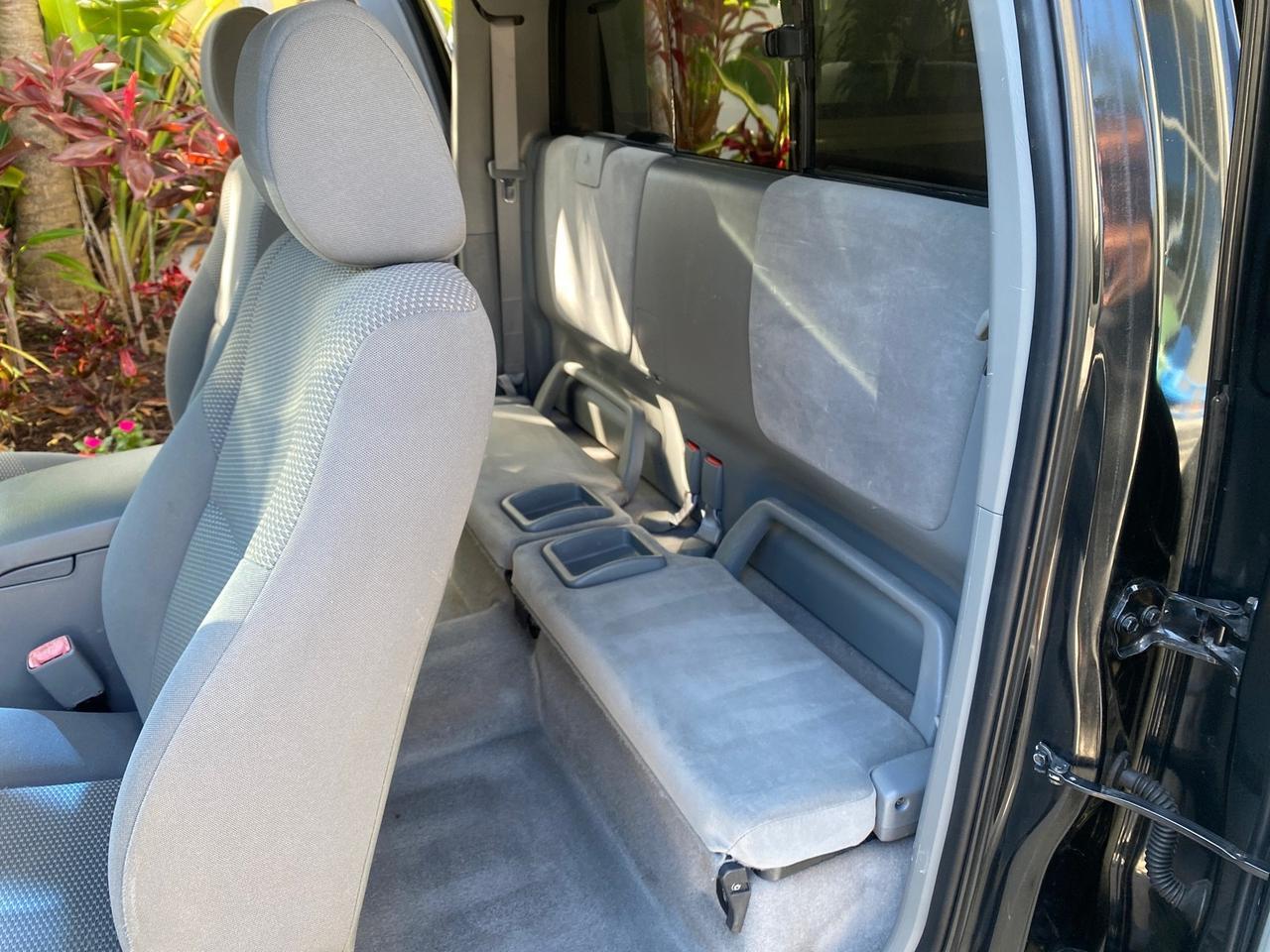 2007 Toyota Tacoma 4 DR CAMPER TOP LOW MILES 52,954 Pompano Beach FL