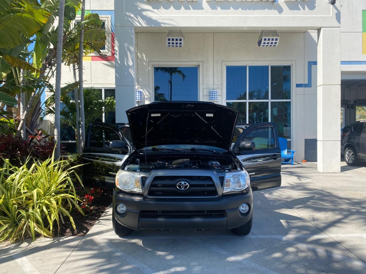 2007 Toyota Tacoma 4 DR CAMPER TOP LOW MILES 52,954 Pompano Beach FL