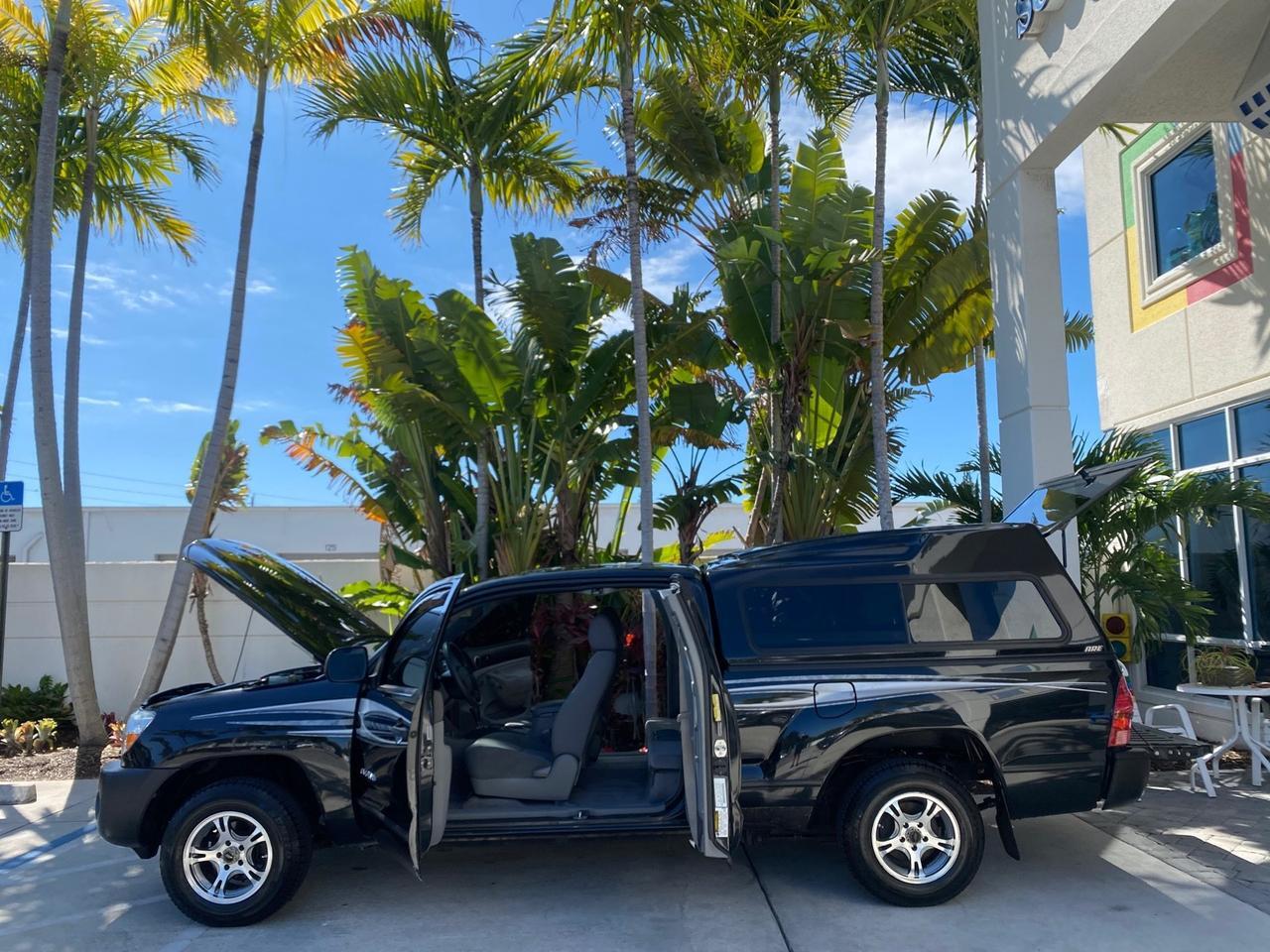 2007 Toyota Tacoma 4 DR CAMPER TOP LOW MILES 52,954 Pompano Beach FL
