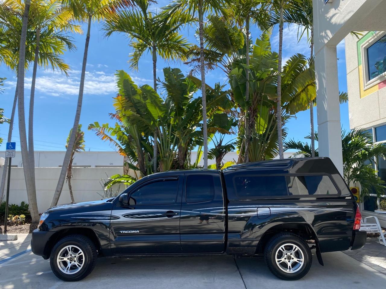 2007 Toyota Tacoma 4 DR CAMPER TOP LOW MILES 52,954 Pompano Beach FL