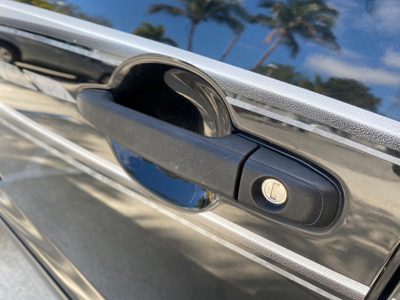 2007 Toyota Tacoma 4 DR CAMPER TOP LOW MILES 52,954 Pompano Beach FL