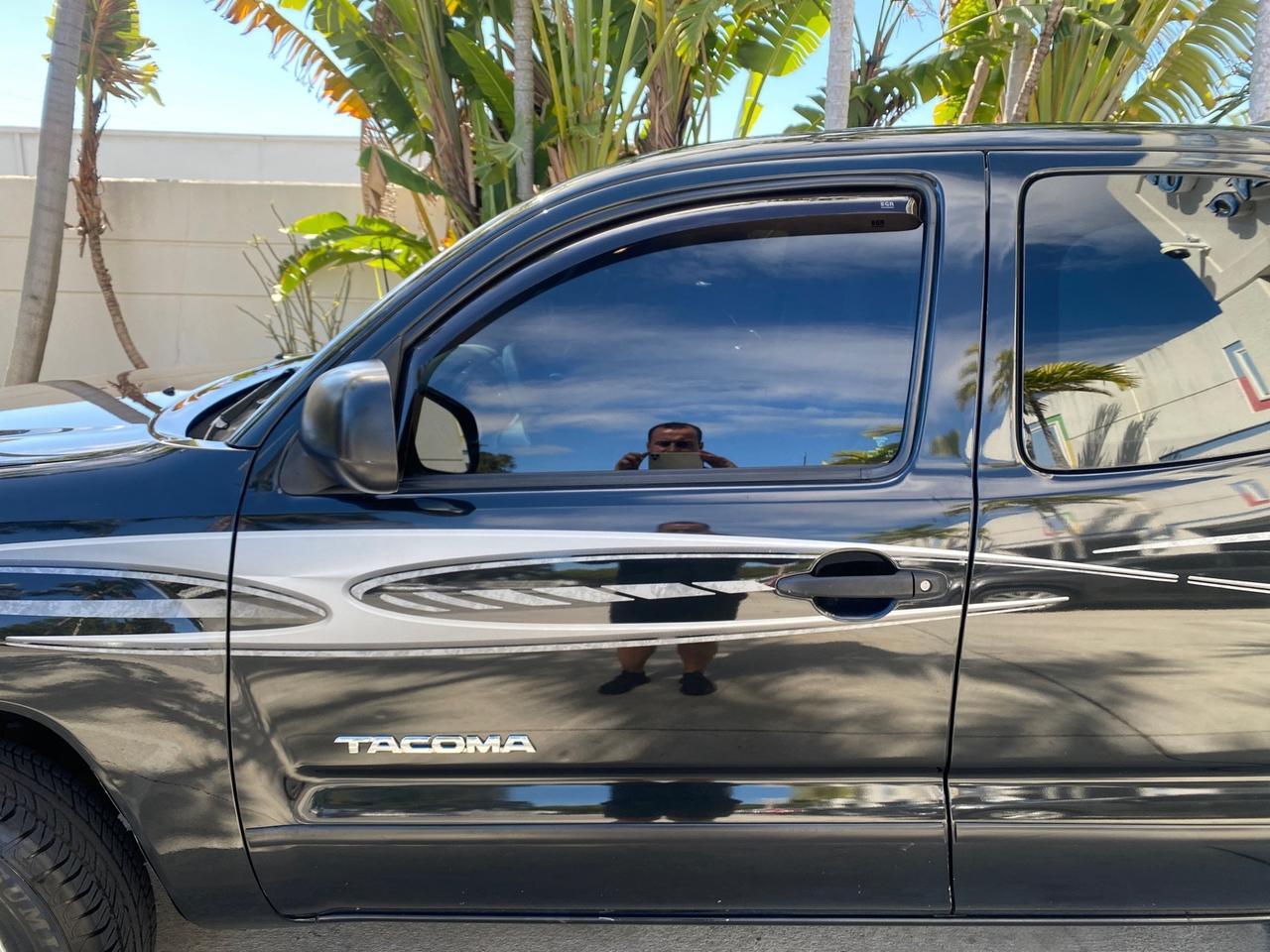 2007 Toyota Tacoma 4 DR CAMPER TOP LOW MILES 52,954 Pompano Beach FL