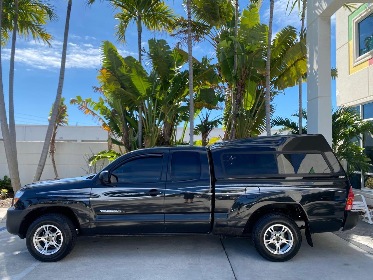 2007 Toyota Tacoma 4 DR CAMPER TOP LOW MILES 52,954 Pompano Beach FL
