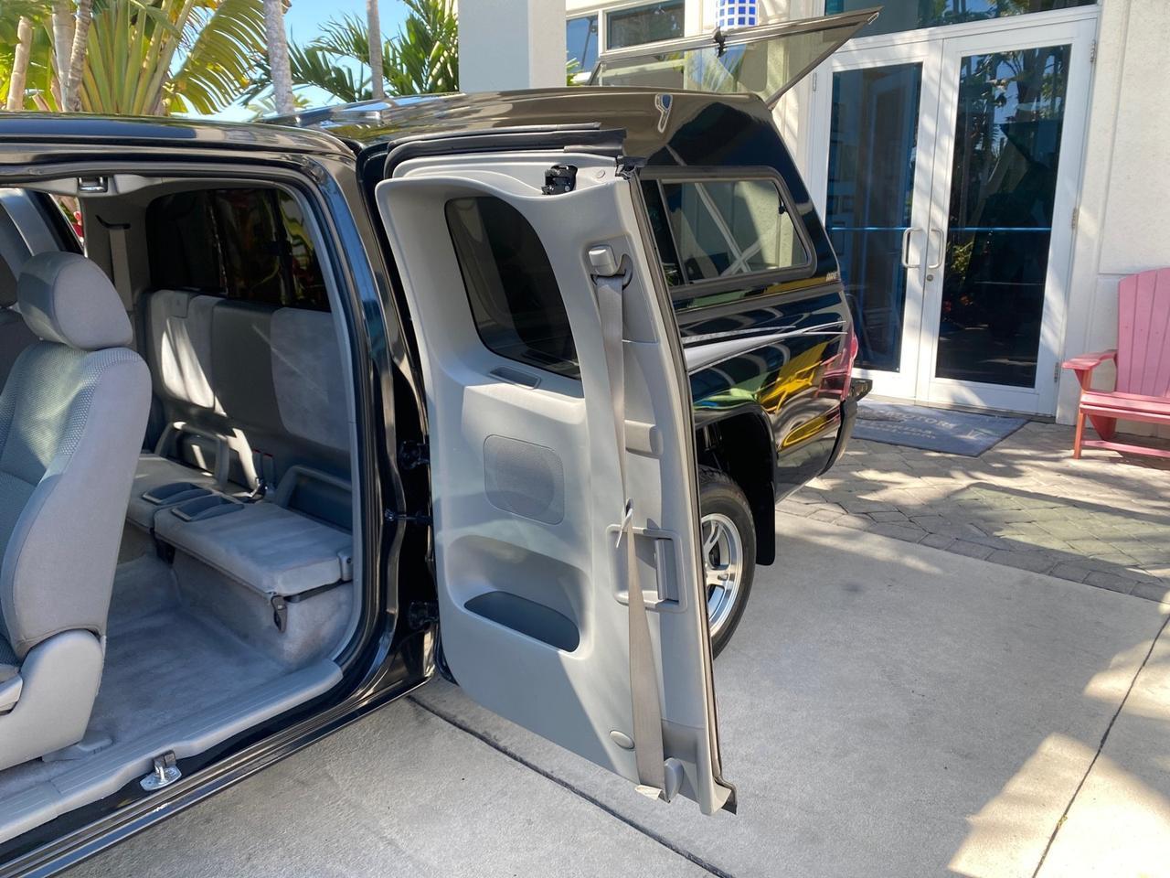 2007 Toyota Tacoma 4 DR CAMPER TOP LOW MILES 52,954 Pompano Beach FL