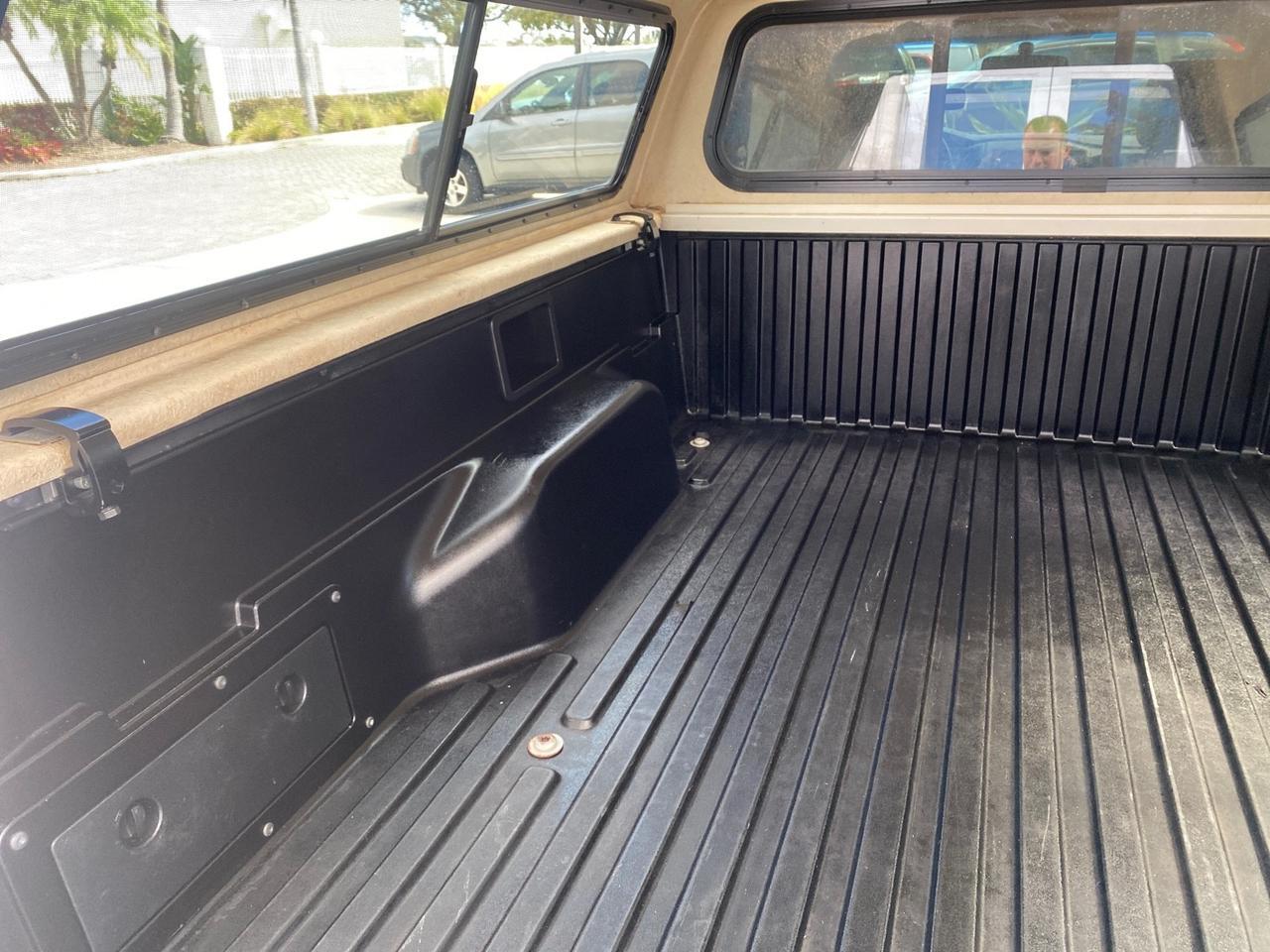 2007 Toyota Tacoma 4 DR CAMPER TOP LOW MILES 52,954 Pompano Beach FL