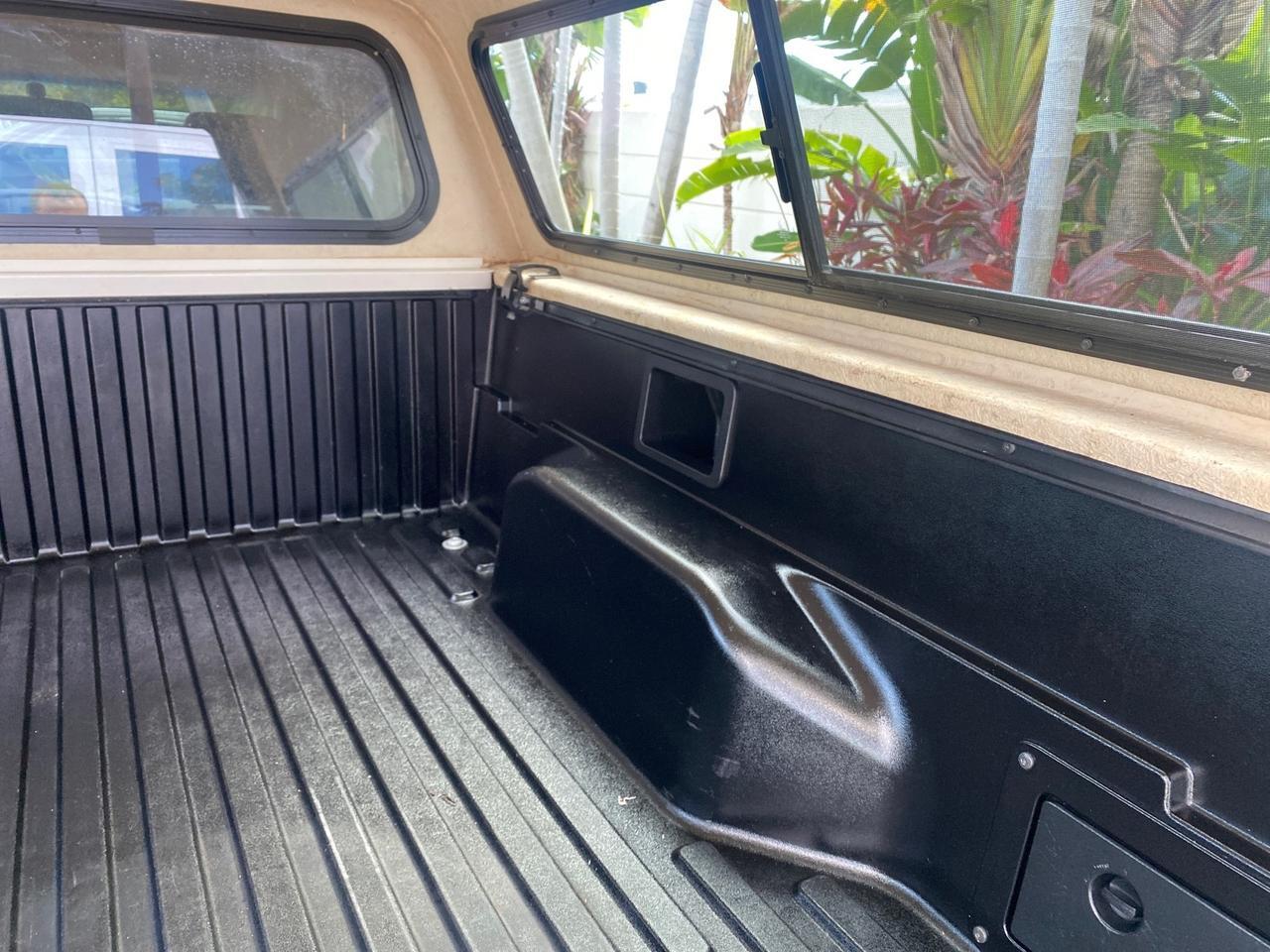 2007 Toyota Tacoma 4 DR CAMPER TOP LOW MILES 52,954 Pompano Beach FL