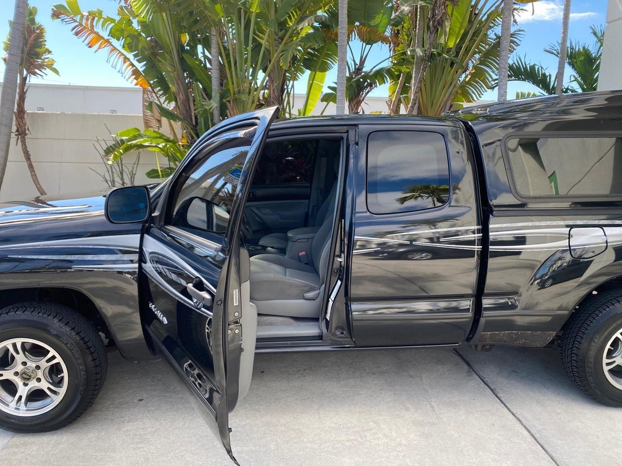 2007 Toyota Tacoma 4 DR CAMPER TOP LOW MILES 52,954 Pompano Beach FL