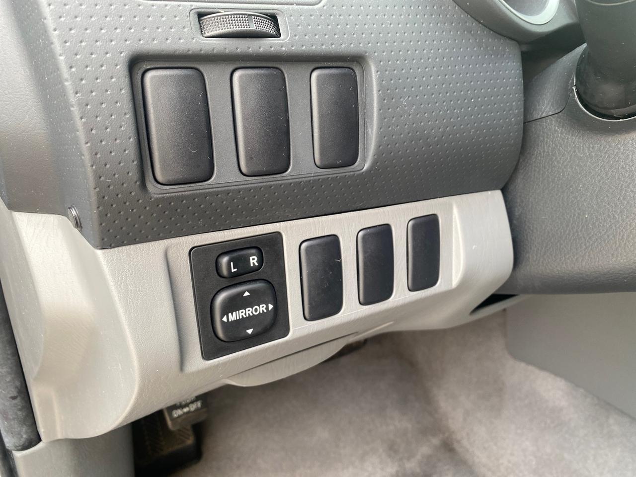 2007 Toyota Tacoma LOW MILES 28,699 1 OWNER 4 DR Pompano Beach FL