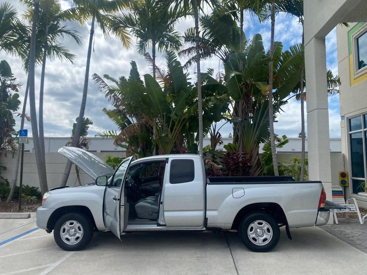 2007 Toyota Tacoma LOW MILES 28,699 1 OWNER 4 DR Pompano Beach FL