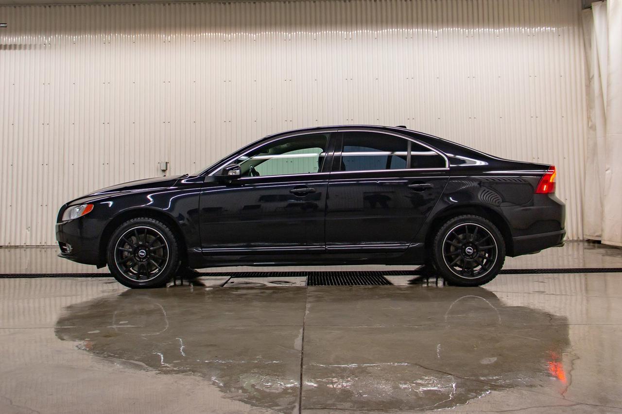 2007 Volvo S80 V8 Red Deer AB