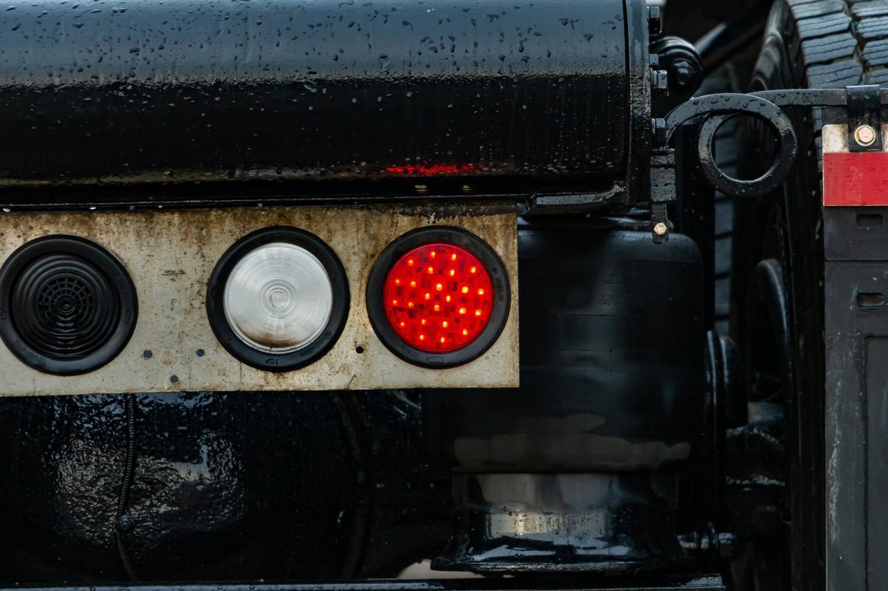 2007 Western Star 4900 FA T/A Tractor Sleeper Heavy Spec Red Deer AB