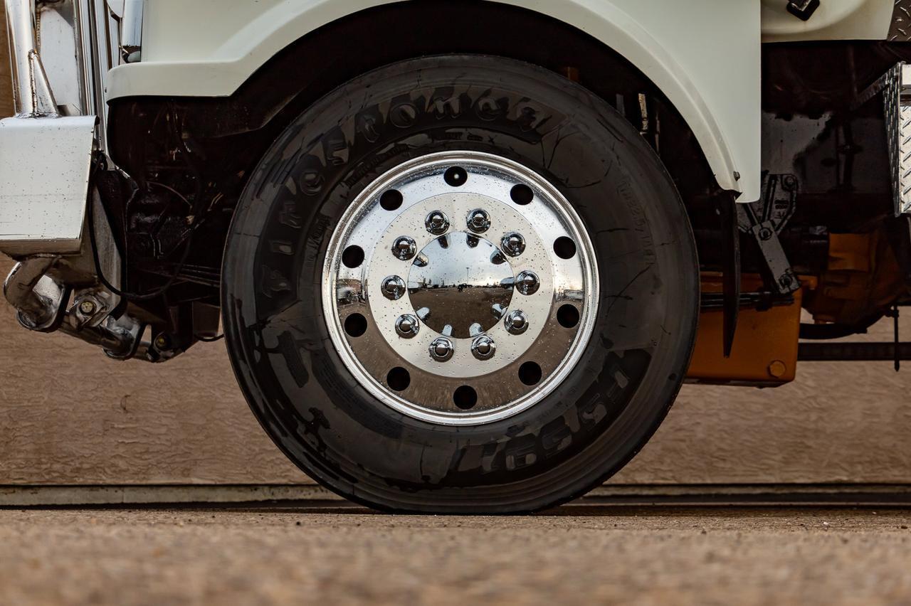 2007 Western Star 4900 FA T/A Tractor Sleeper Heavy Spec Red Deer AB