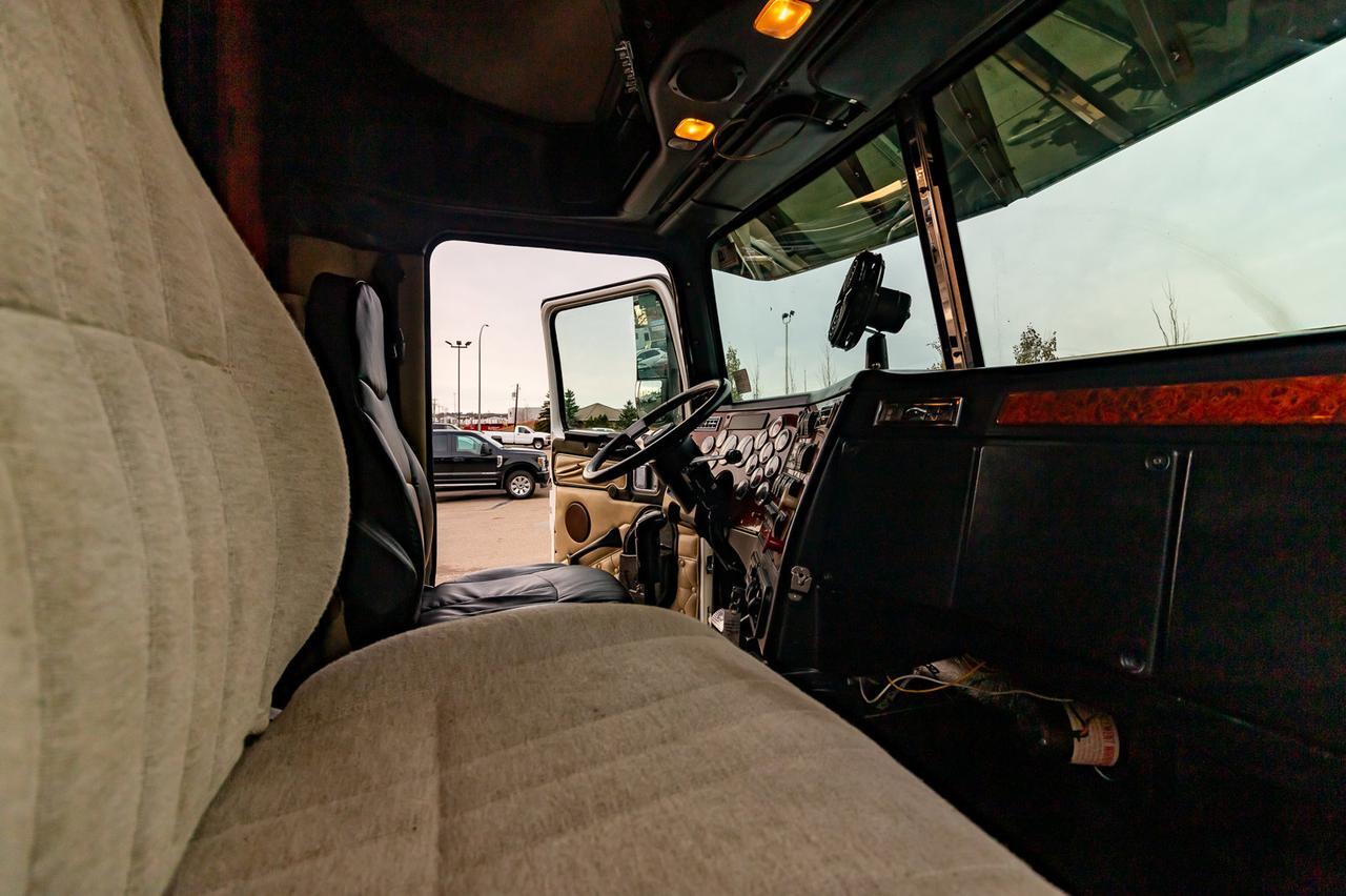 2007 Western Star 4900 FA T/A Tractor Sleeper Heavy Spec Red Deer AB