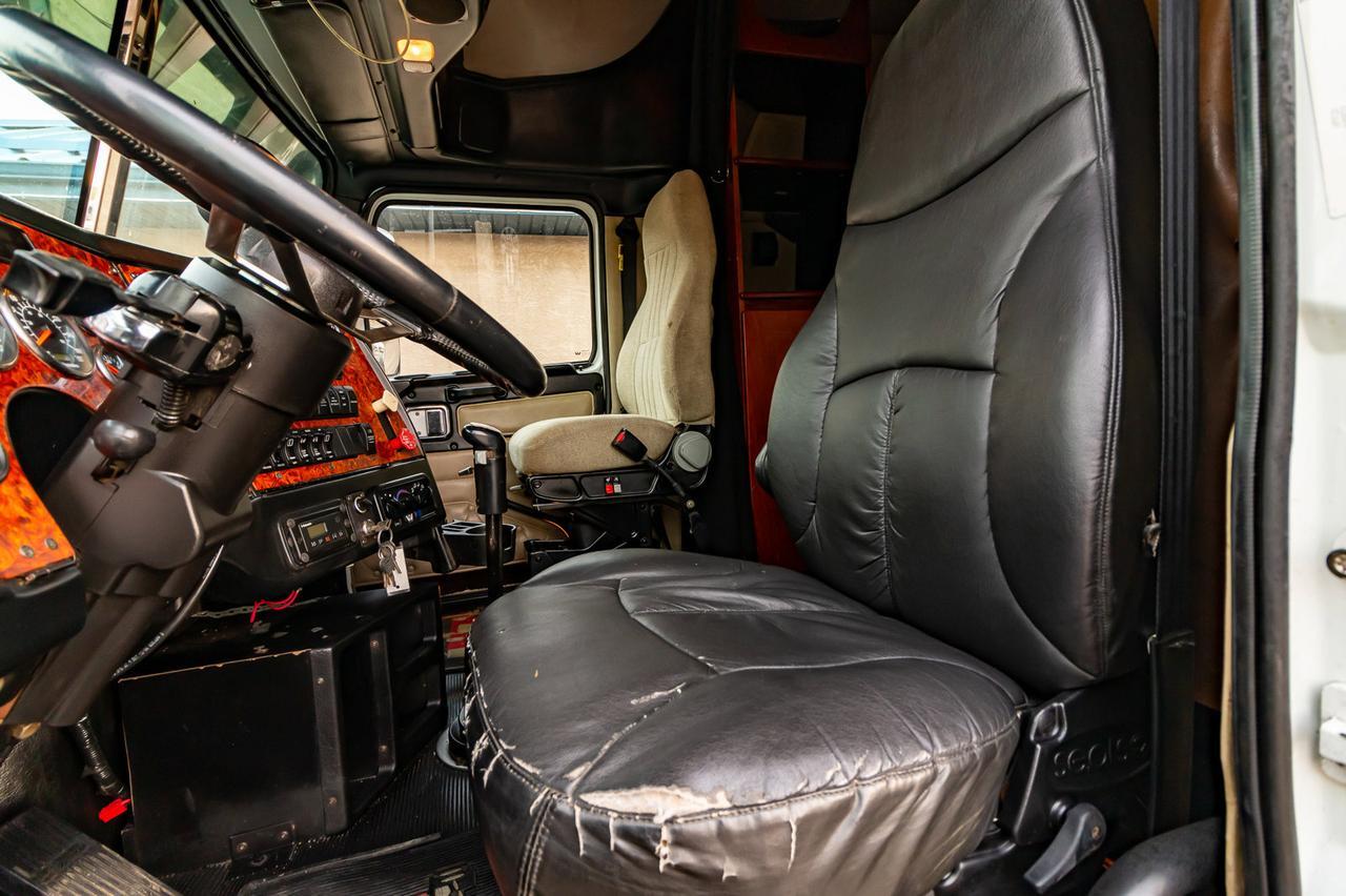 2007 Western Star 4900 FA T/A Tractor Sleeper Heavy Spec Red Deer AB