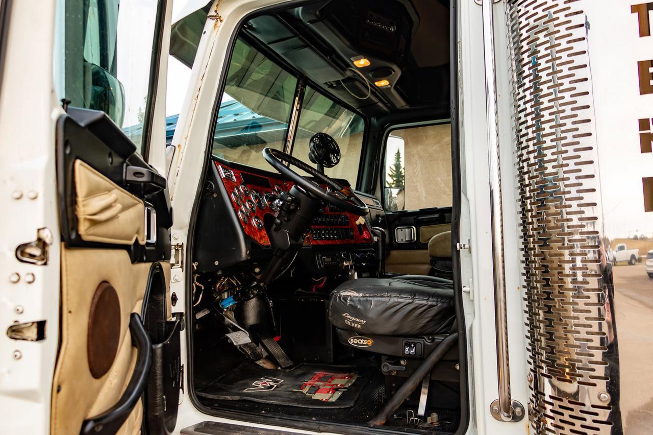 2007 Western Star 4900 FA T/A Tractor Sleeper Heavy Spec Red Deer AB
