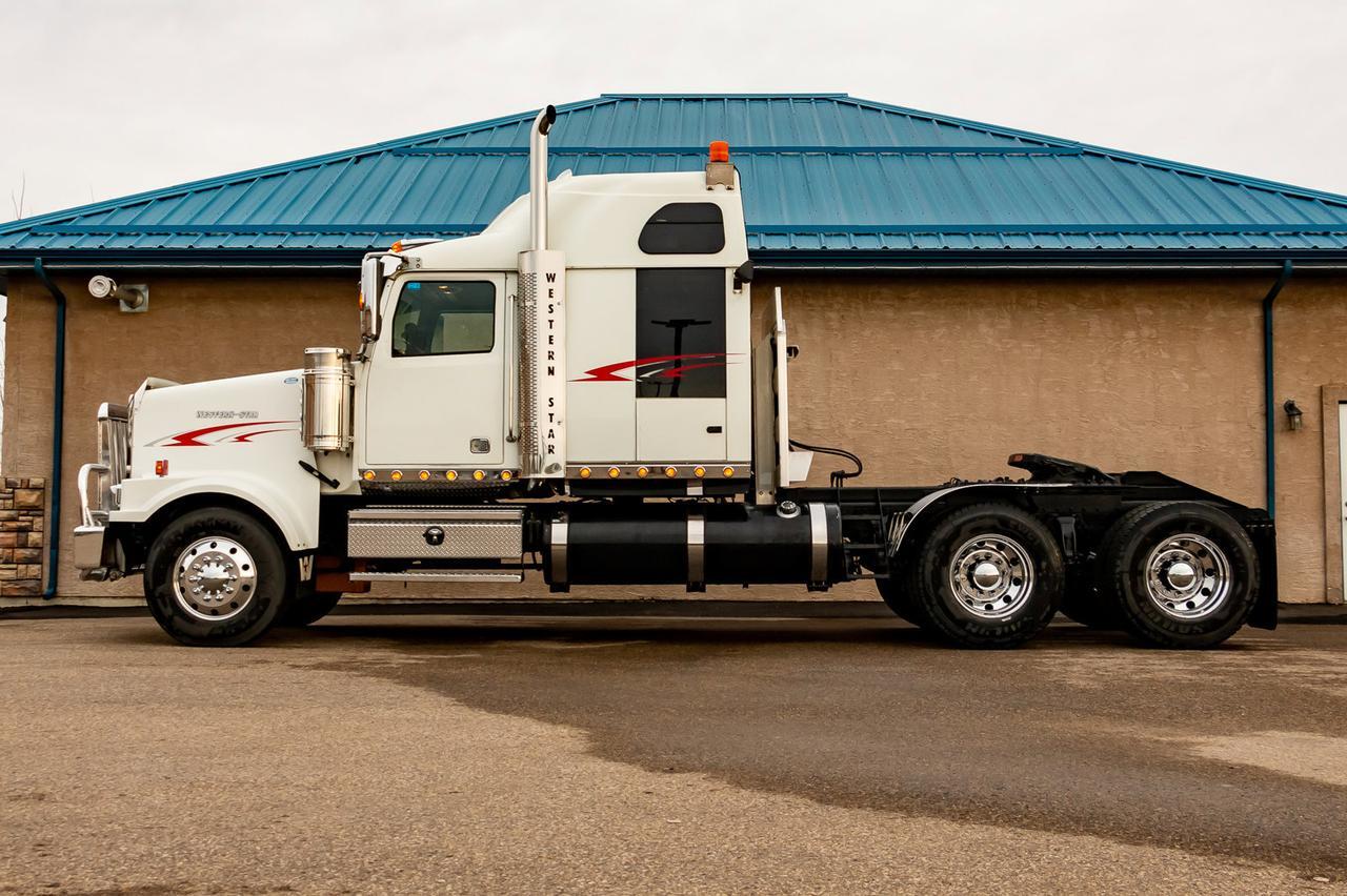 2007 Western Star 4900 FA T/A Tractor Sleeper Heavy Spec Red Deer AB