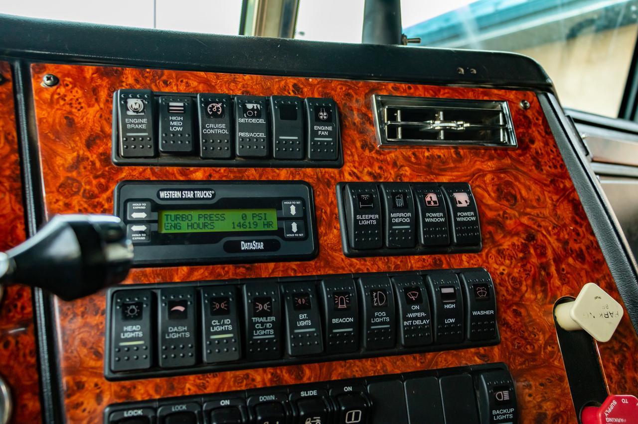 2007 Western Star 4900 FA T/A Tractor Sleeper Heavy Spec Red Deer AB