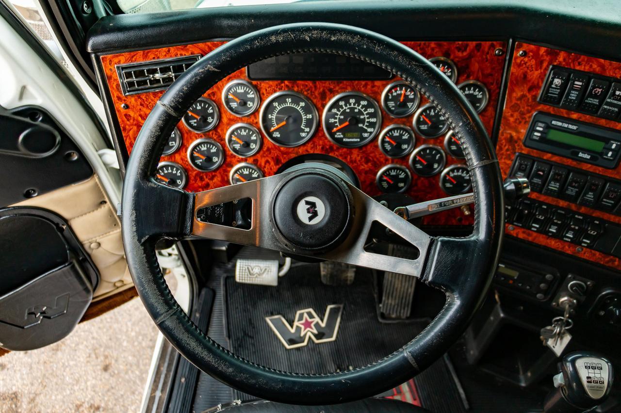 2007 Western Star 4900 FA T/A Tractor Sleeper Heavy Spec Red Deer AB