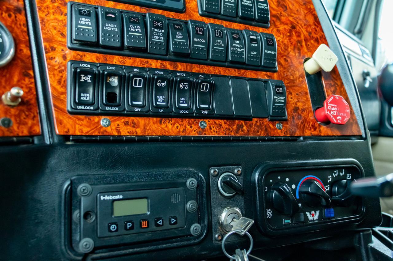 2007 Western Star 4900 FA T/A Tractor Sleeper Heavy Spec Red Deer AB