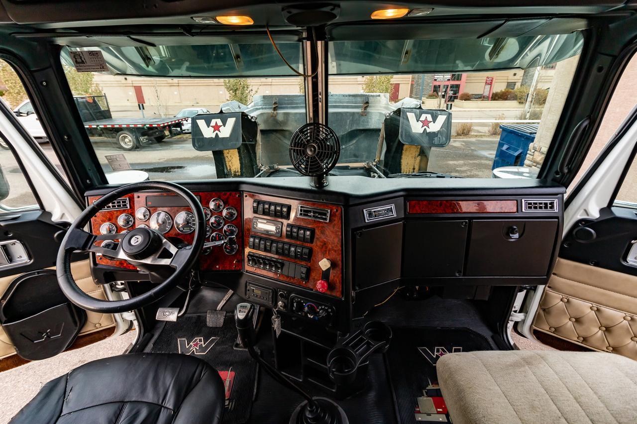 2007 Western Star 4900 FA T/A Tractor Sleeper Heavy Spec Red Deer AB