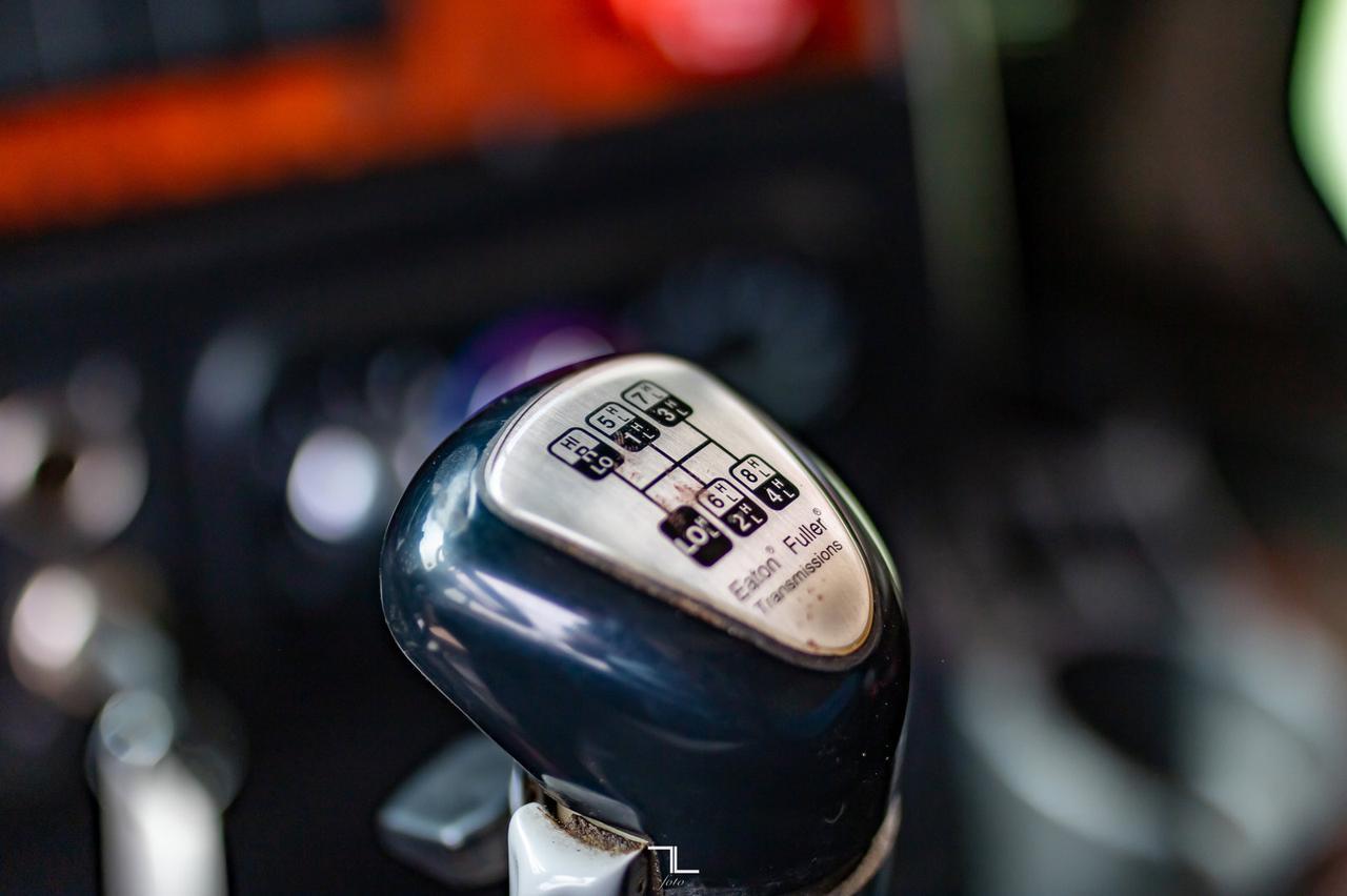 2007 Western Star 4900 SA Tractor Sleeper Heavy Spec Red Deer AB