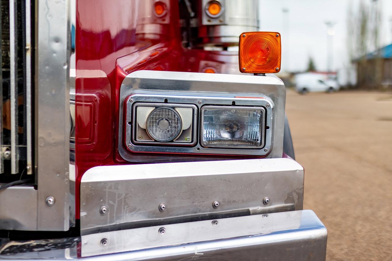 2007 Western Star 4900 SA Tractor Sleeper Heavy Spec Red Deer AB