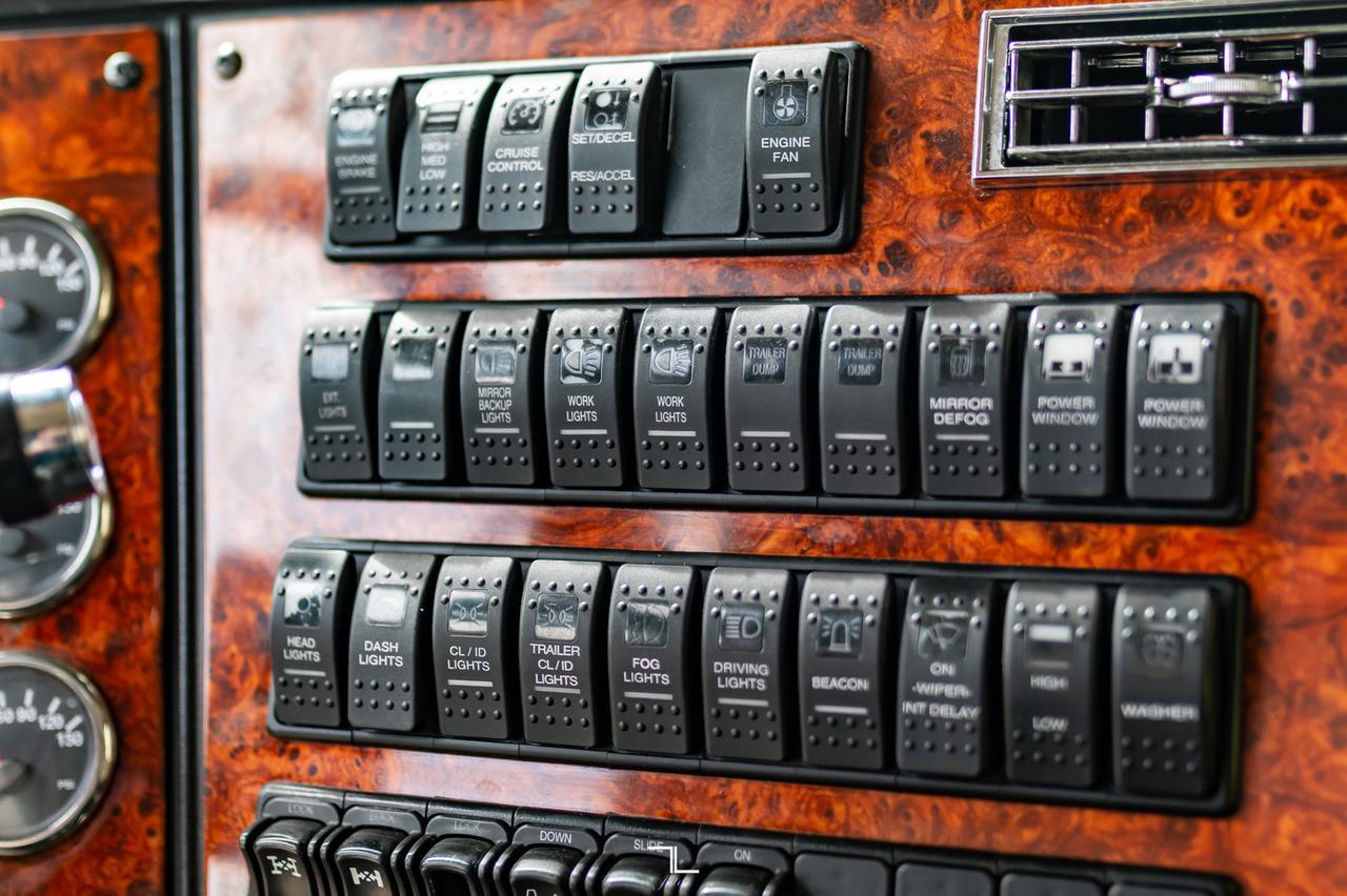 2007 Western Star 4900 SA Tractor Sleeper Heavy Spec Red Deer AB