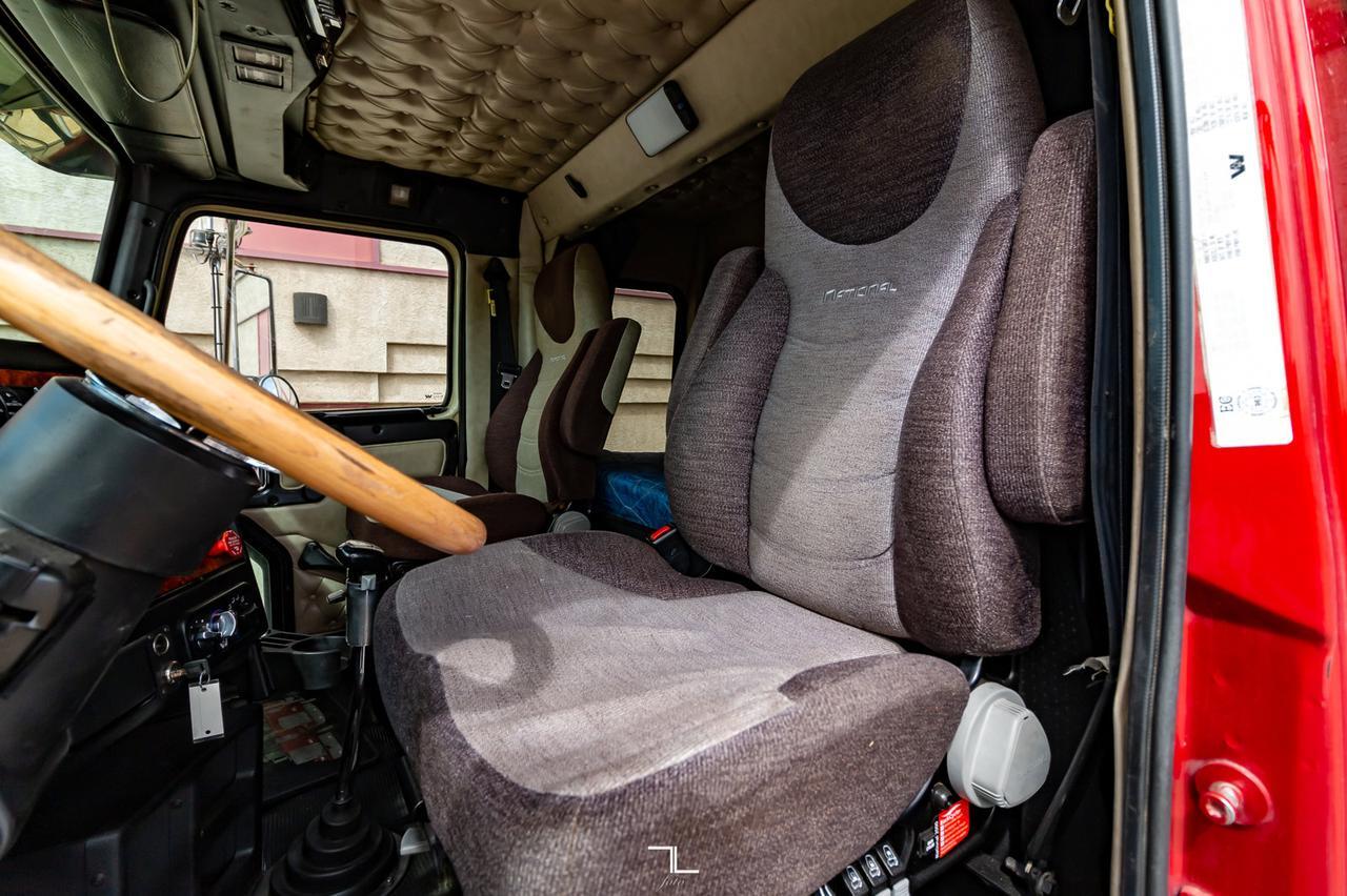 2007 Western Star 4900 SA Tractor Sleeper Heavy Spec Red Deer AB