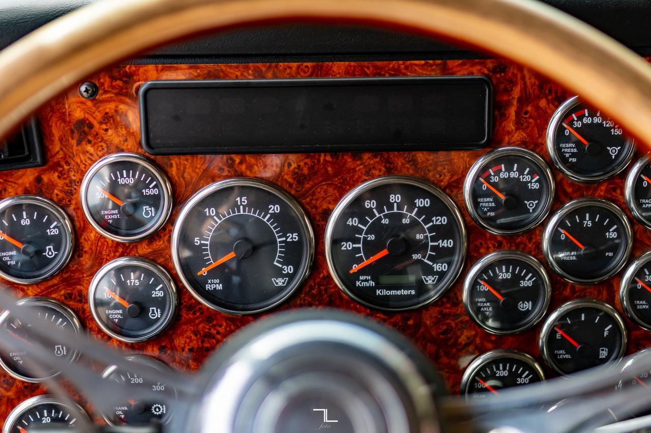 2007 Western Star 4900 SA Tractor Sleeper Heavy Spec Red Deer AB