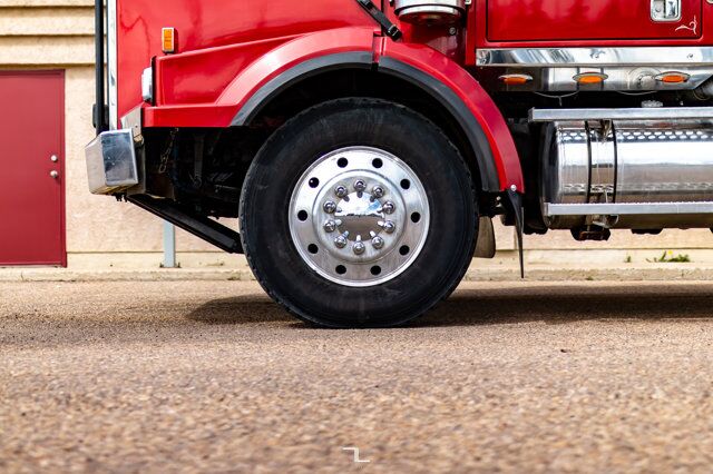 2007 Western Star 4900 SA Tractor Sleeper Heavy Spec Red Deer AB