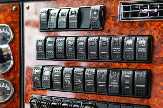 2007 Western Star 4900 SA Tractor Sleeper Heavy Spec Red Deer AB