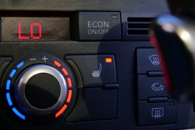 2008 Audi Q7 Premium QUATTRO / PANO Sunroof / Third Row! High Point NC