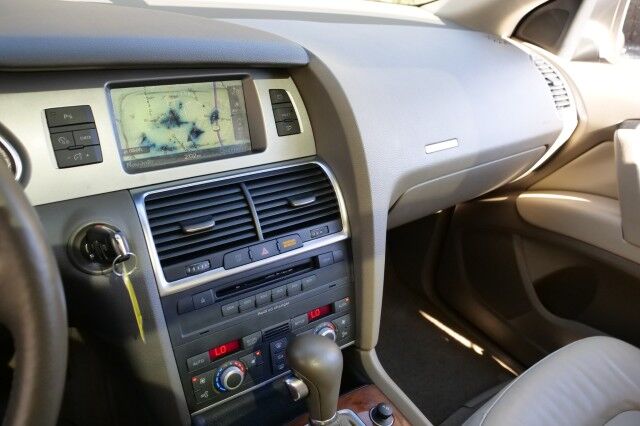 2008 Audi Q7 Premium QUATTRO / PANO Sunroof / Third Row! High Point NC