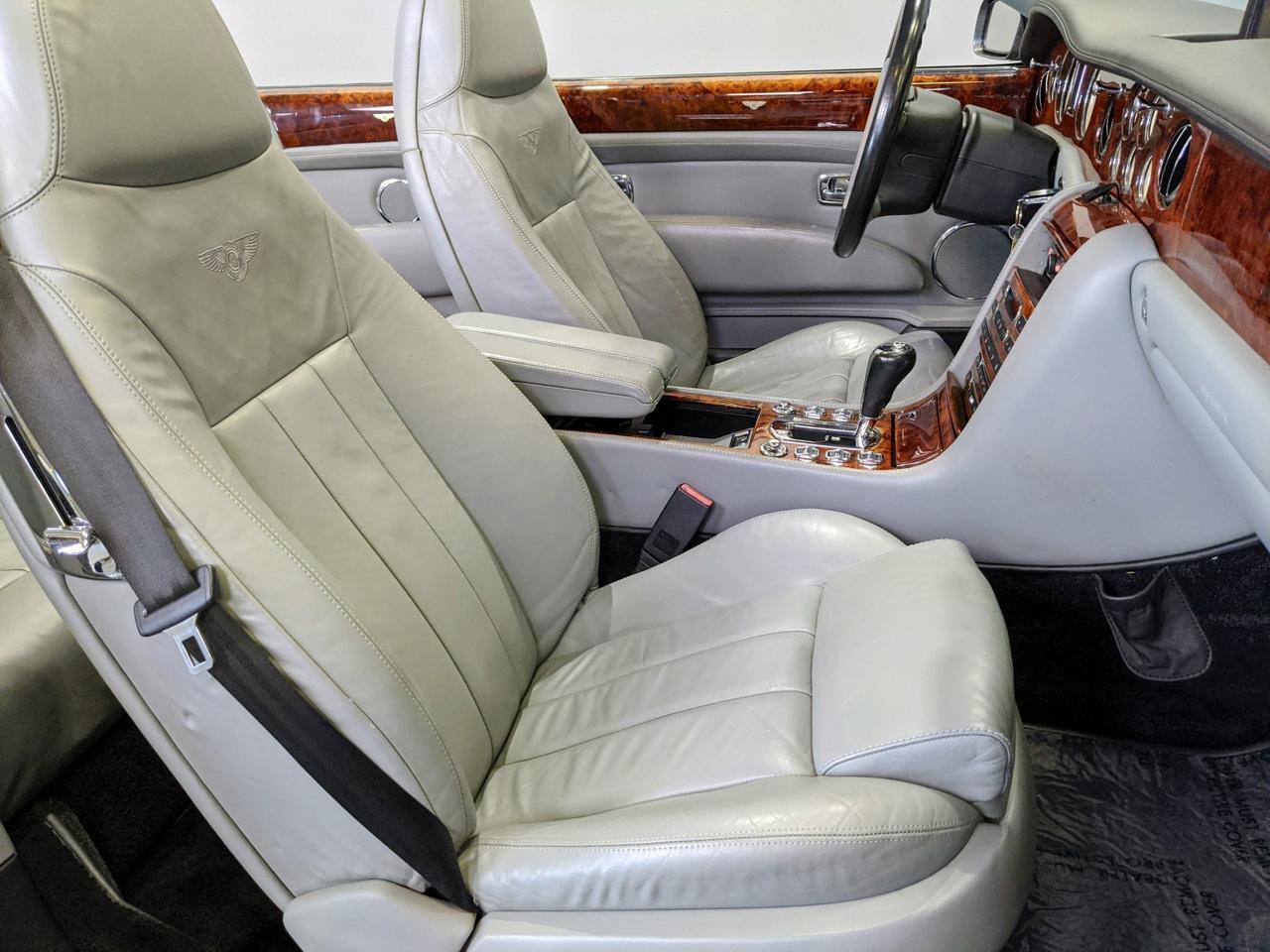2008 Bentley Azure photo 33