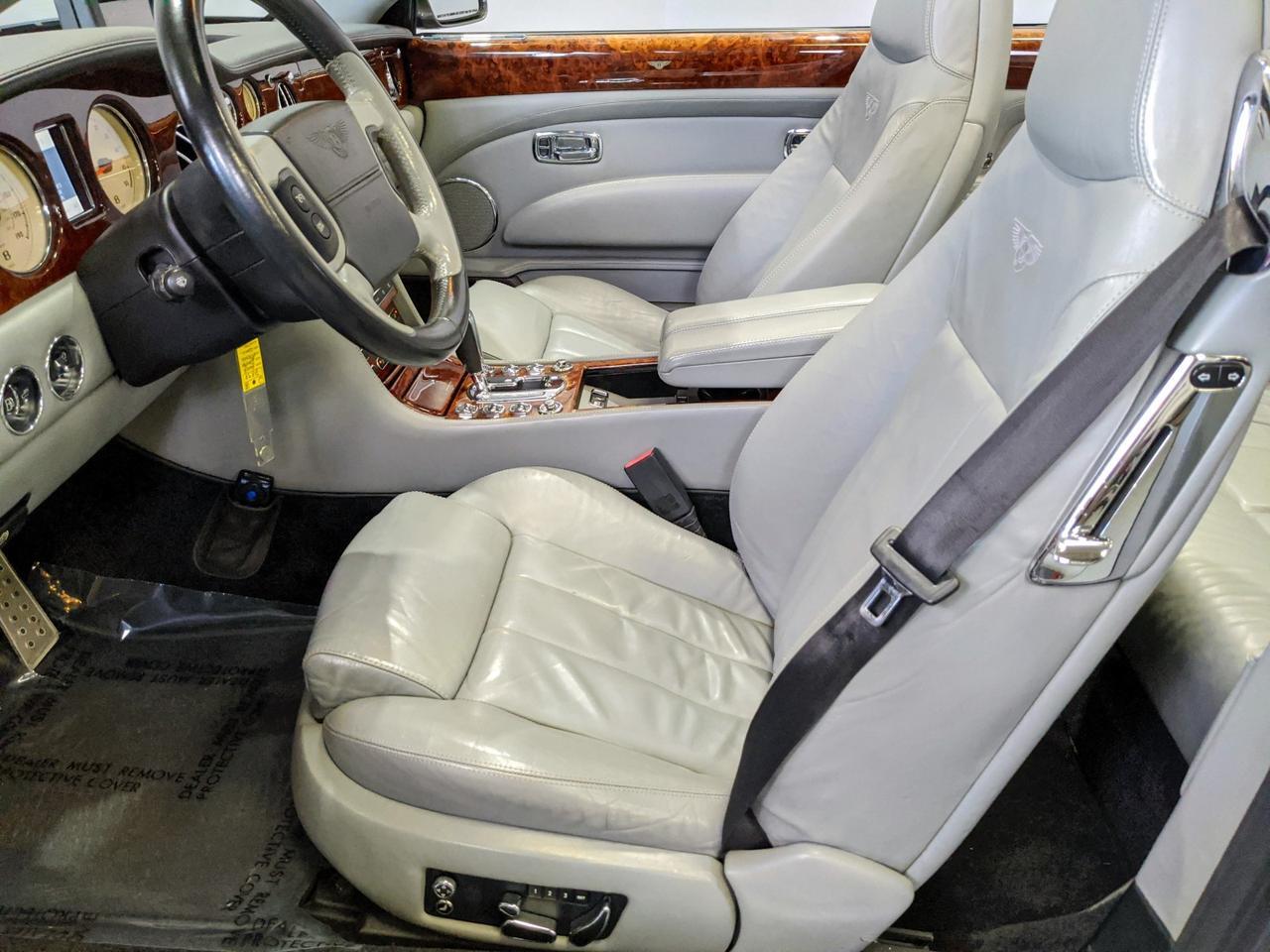 2008 Bentley Azure photo 36