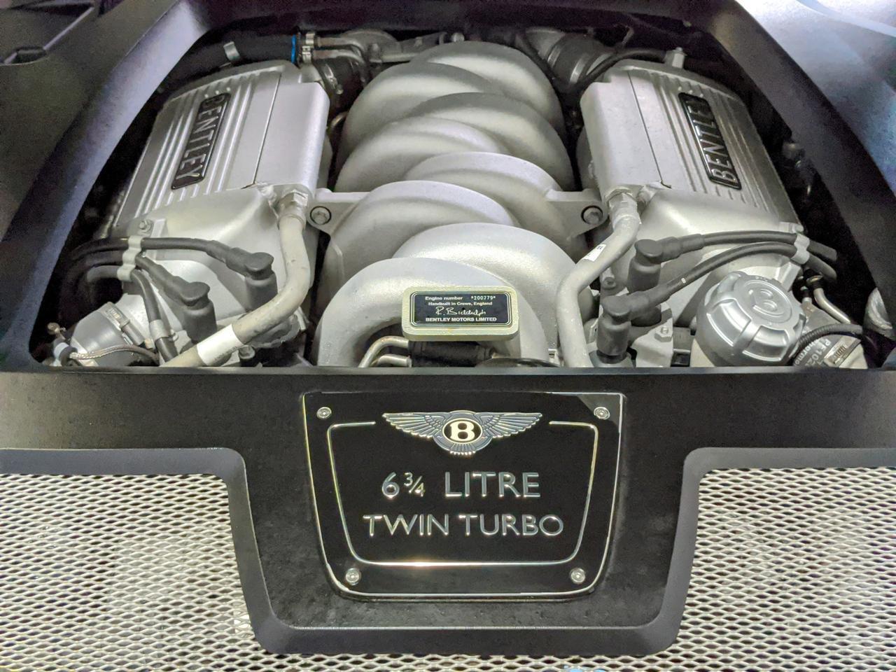 2008 Bentley Azure photo 38