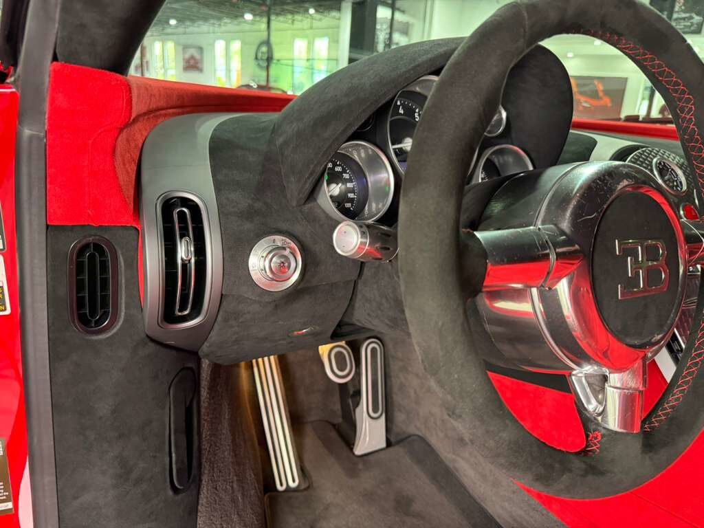 2008 Bugatti Veyron Italian Red paint, full PPF, custom interior, Ryft forged wheels/exhaust system AND MORE!!! Fort Lauderdale FL