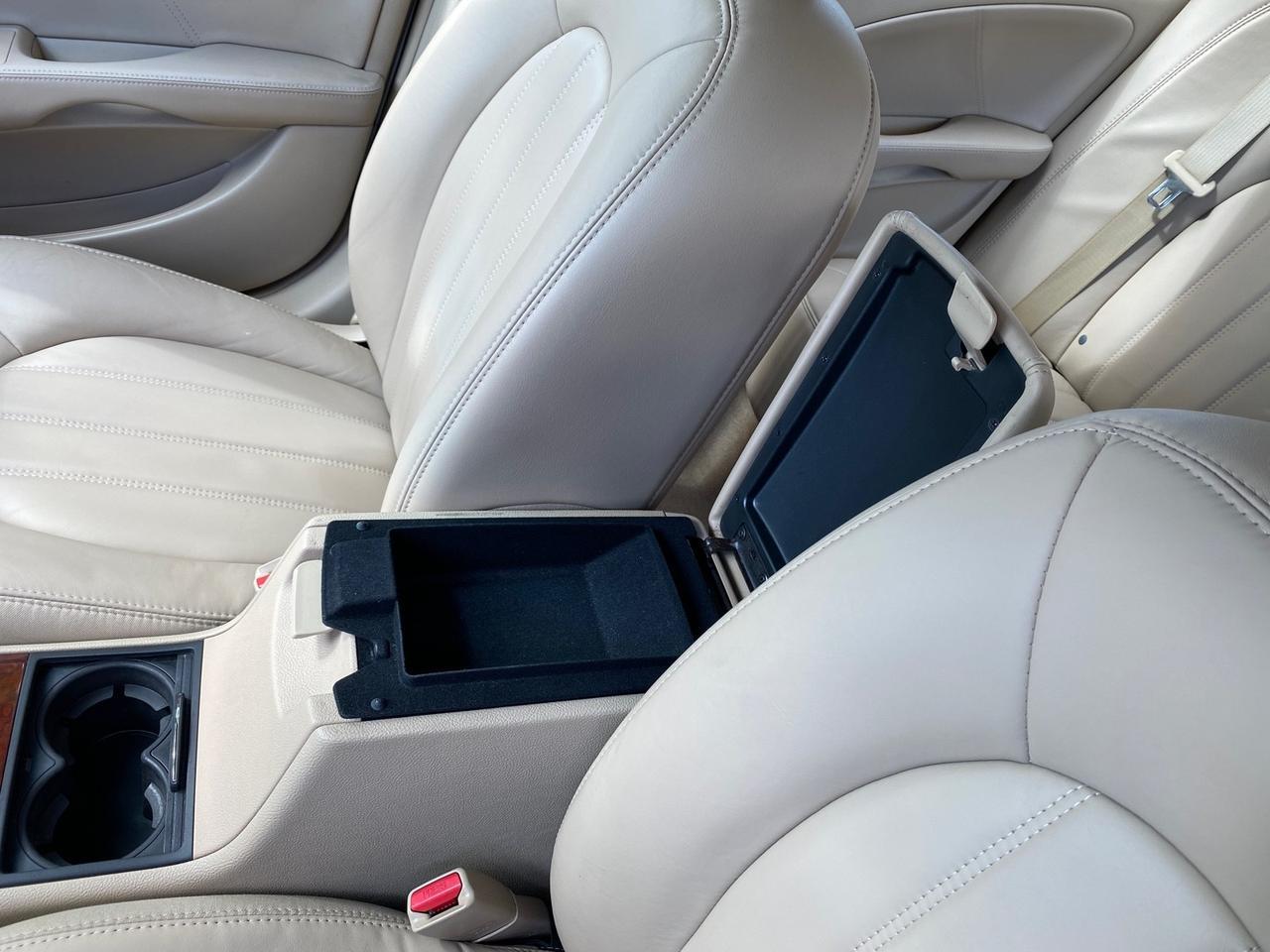 2008 Buick Lucerne CXL LOW MILES 40,989 1 OWNER Pompano Beach FL