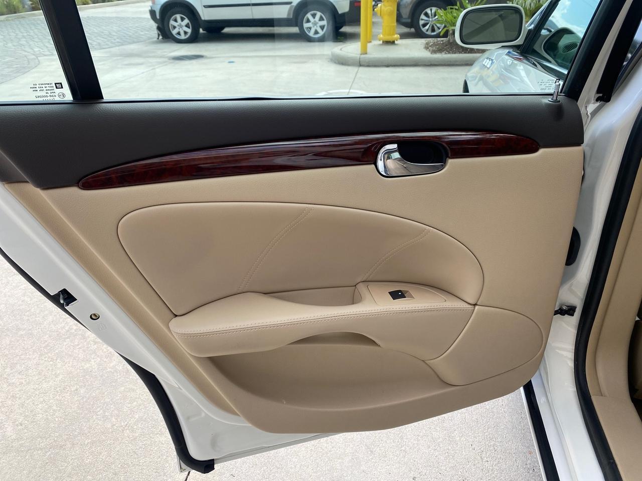 2008 Buick Lucerne CXL LOW MILES 40,989 1 OWNER Pompano Beach FL