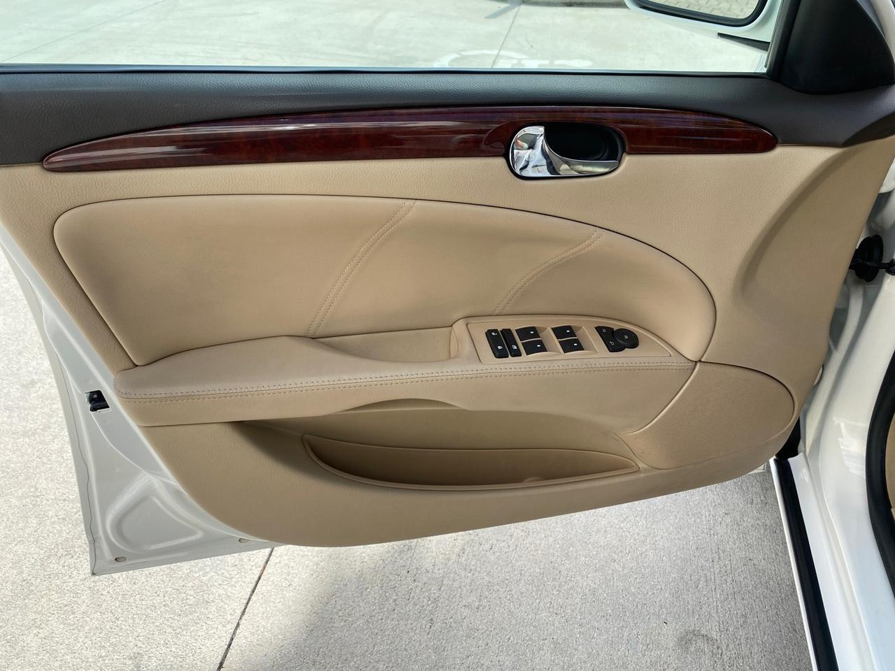 2008 Buick Lucerne CXL LOW MILES 40,989 1 OWNER Pompano Beach FL