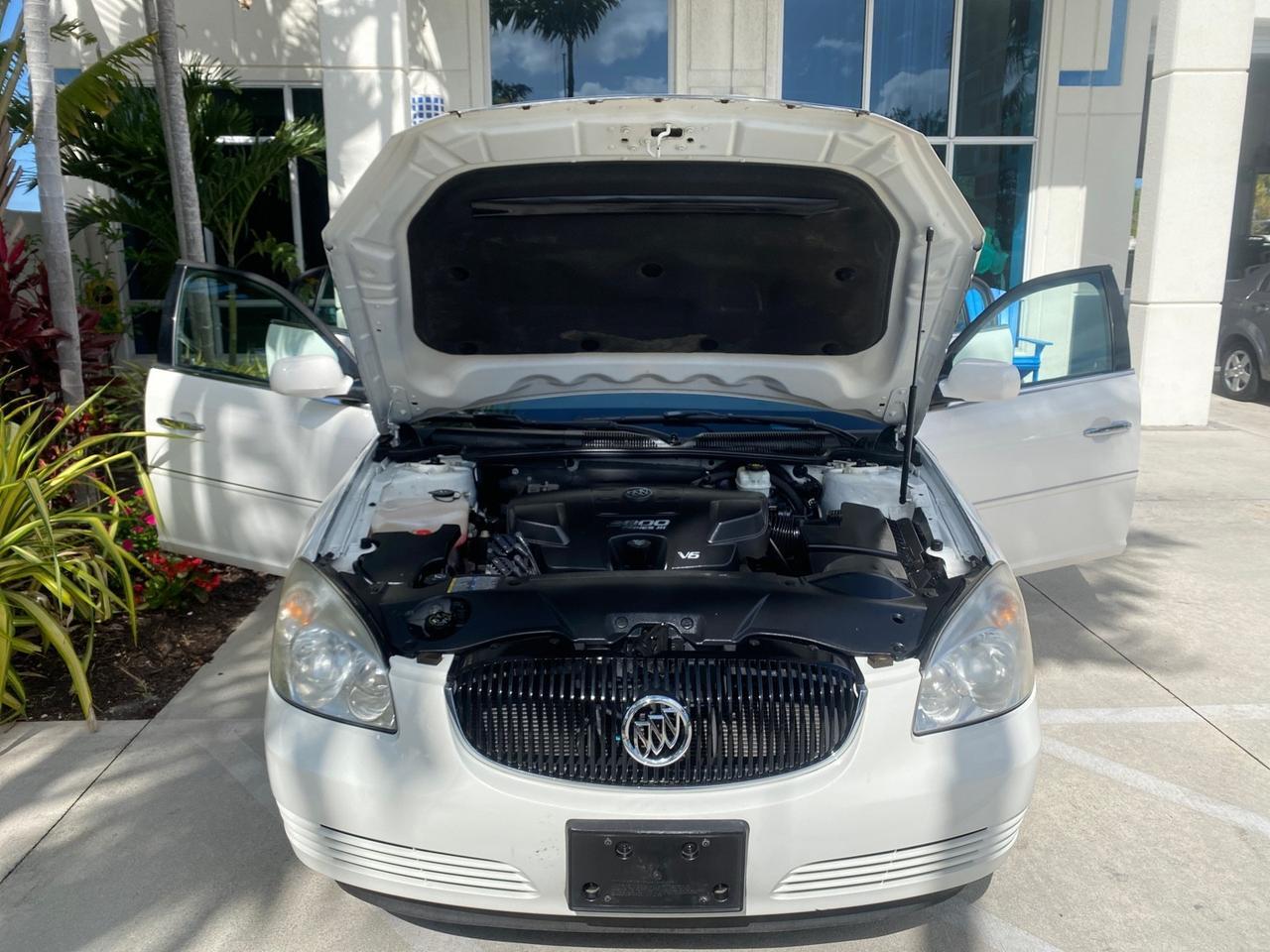 2008 Buick Lucerne CXL LOW MILES 40,989 1 OWNER Pompano Beach FL