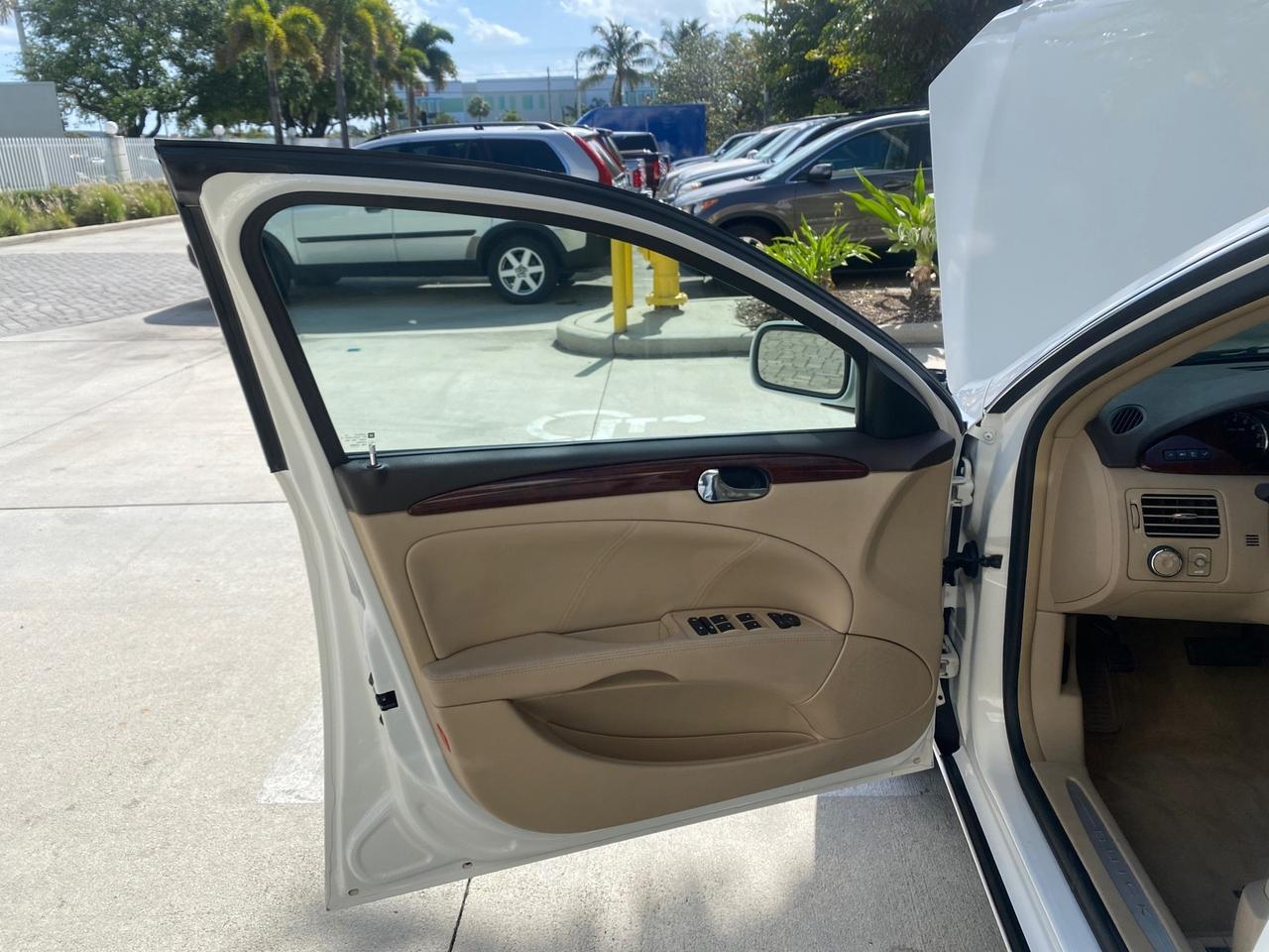 2008 Buick Lucerne CXL LOW MILES 40,989 1 OWNER Pompano Beach FL
