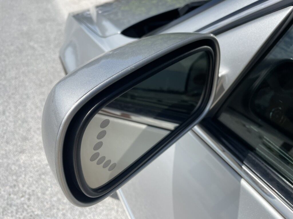 2008 Cadillac DTS w/1SC~CHROME GRILLE~FRONT BUCKET SEATS~LEATHER SEATS Sarasota FL