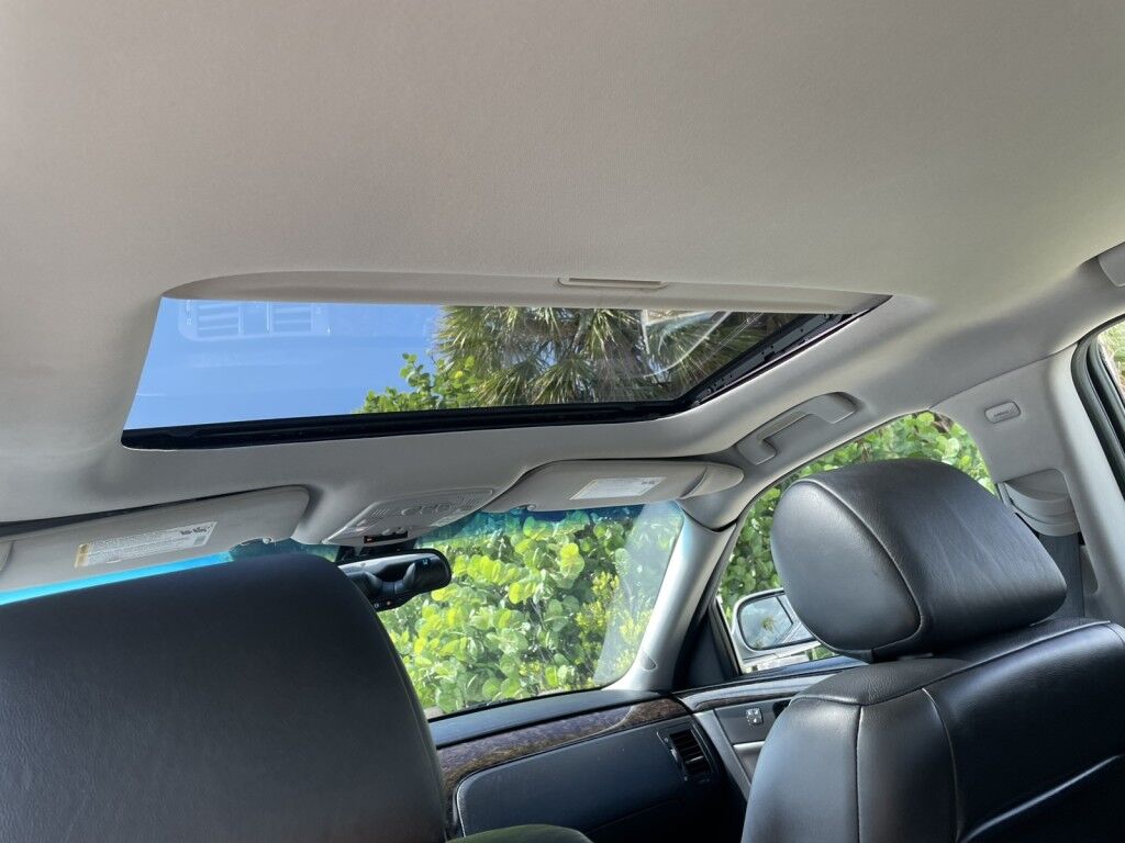 2008 Cadillac DTS w/1SC~CHROME GRILLE~FRONT BUCKET SEATS~LEATHER SEATS Sarasota FL