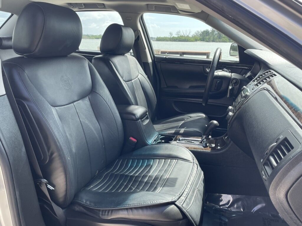 2008 Cadillac DTS w/1SC~CHROME GRILLE~FRONT BUCKET SEATS~LEATHER SEATS Sarasota FL